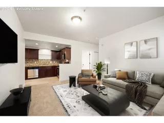 Photo #4: 722065582 Listing 