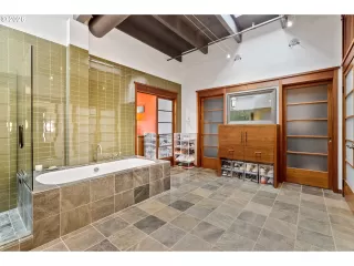 Photo #6: 722357084 Listing 