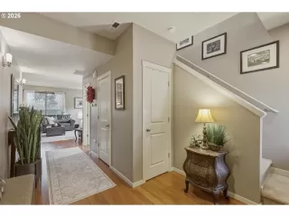 Photo #5: 722696687 Listing 