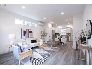 Photo #6: 722704562 Listing 