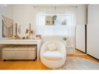 Photo #3: 722770746 Listing