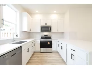 Photo #6: 722993911 Listing 