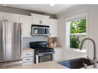 Photo #4: 723183726 Listing 