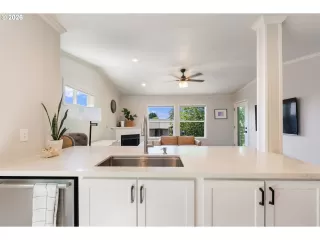 Photo #6: 723183726 Listing 