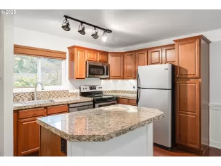 Photo #1: 723224145 Listing 