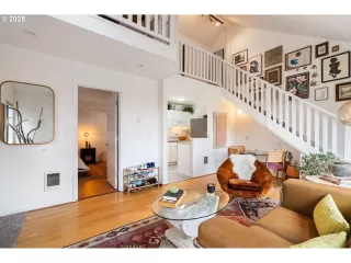 Photo #1: 723495240 Listing