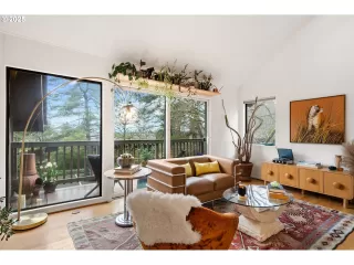 Photo #3: 723495240 Listing