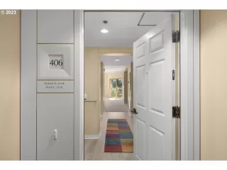 Photo #2: 723606291 Listing