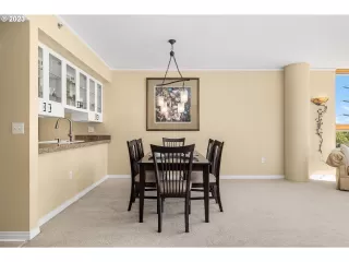 Photo #6: 723606291 Listing