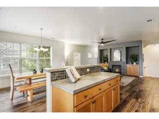 Photo #4: 723696843 Listing