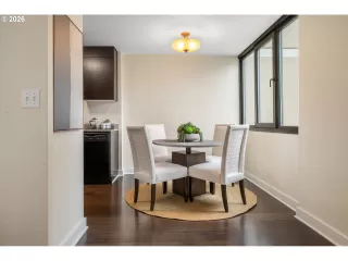 Photo #4: 723719625 Listing 