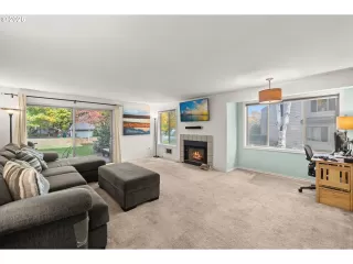 Photo #5: 723768398 Listing 