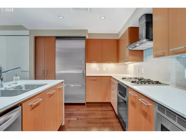 MLS: 723925409 Condo For Sale