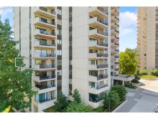 Photo #2: 724256965 Listing