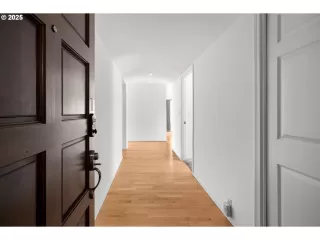 Photo #3: 724256965 Listing