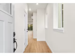 Photo #3: 724349510 Listing 