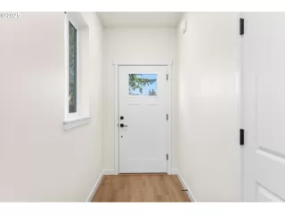 Photo #4: 724349510 Listing 