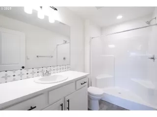 Photo #6: 724449985 Listing 