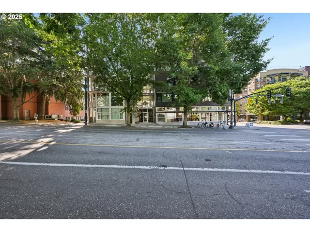 MLS: 724682469 Condo For Sale