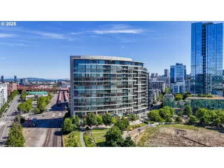 Photo #2: 724701418 Listing