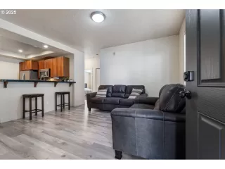 Photo #5: 724740512 Listing 