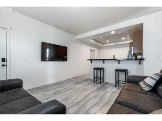 Photo #6: 724740512 Listing 