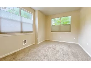 Photo #4: 724796278 Listing