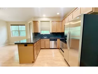 Photo #6: 724796278 Listing