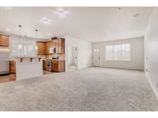 Photo #4: 724815814 Listing 