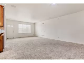 Photo #5: 724815814 Listing 