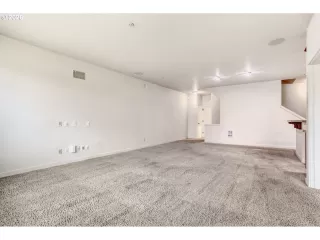 Photo #6: 724815814 Listing 