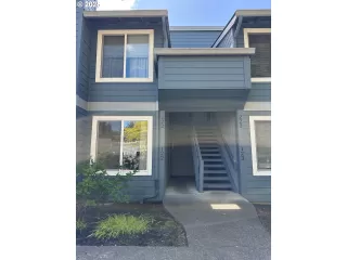More Details about MLS # 724992138 : 2330 SE BROOKWOOD AVE 222
