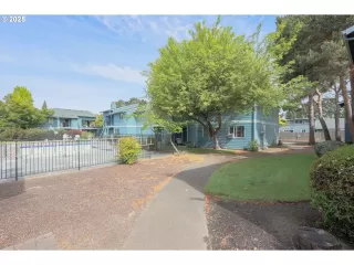 Photo #4: 724992138 Listing 