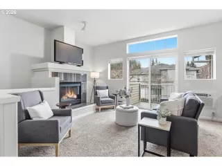 Photo #1: 725380491 Listing