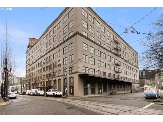 Photo #1: 725611462 Listing