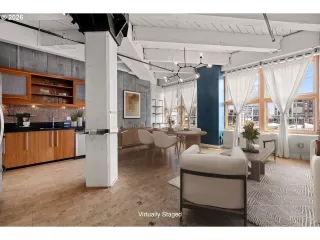 Photo #6: 725611462 Listing