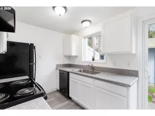 Photo #3: 725681194 Listing 