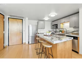 Photo #1: 725698979 Listing