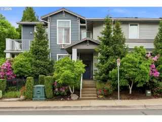 Photo #1: 725966313 Listing