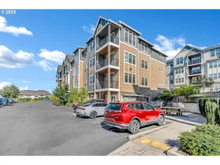 Photo #2: 726062372 Listing