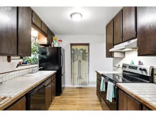 Photo #3: 726089876 Listing