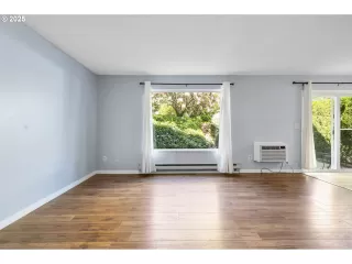 Photo #2: 726501878 Listing