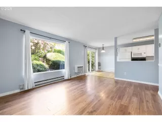 Photo #3: 726501878 Listing