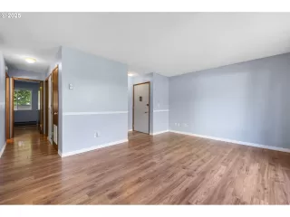 Photo #6: 726501878 Listing