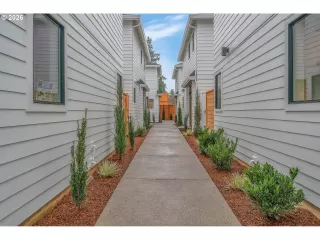 Photo #1: 727004371 Listing