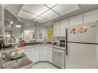 Photo #6: 727372664 Listing 