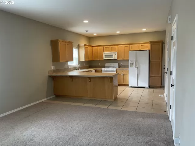 MLS: 727434831 Condo For Sale