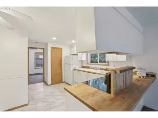 Photo #1: 727440604 Listing