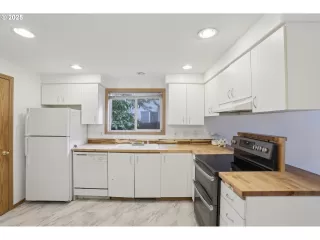 Photo #2: 727440604 Listing