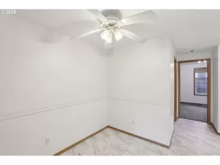 Photo #5: 727440604 Listing